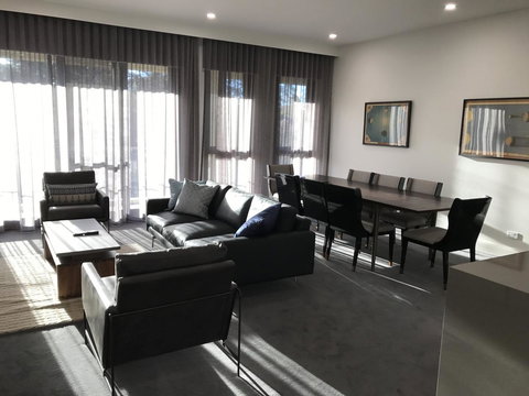 Knightsbridge Canberra - New South Wales Tourism  33