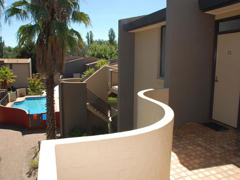Manuka Park Serviced Apartments - New South Wales Tourism  15