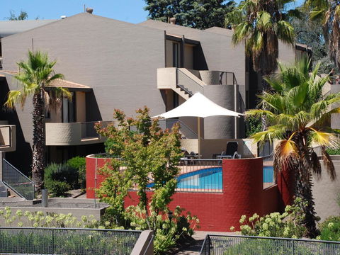 Manuka Park Serviced Apartments - New South Wales Tourism  11