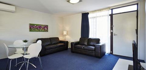 Manuka Park Serviced Apartments - New South Wales Tourism  32