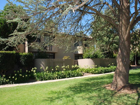 Manuka Park Serviced Apartments - New South Wales Tourism  20