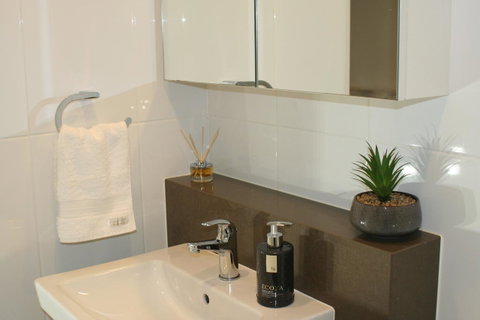 Modern Executive Apt@Barton*1BR*WiFi*Gym*Secure Parking*Canberra - New South Wales Tourism  3