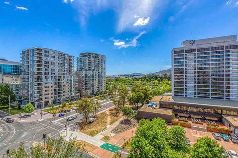 Spacious 1BR Stylish New Acton Apartment +Parking - New South Wales Tourism  18