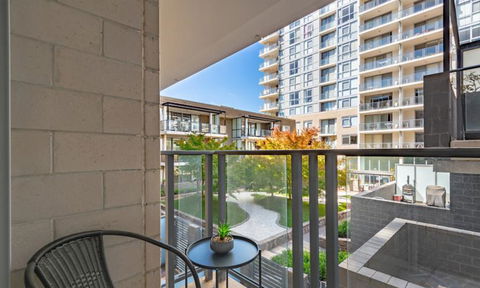 Spacious 1BR Stylish New Acton Apartment +Parking - New South Wales Tourism  6
