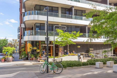 Spacious 1BR Stylish New Acton Apartment +Parking - New South Wales Tourism  11