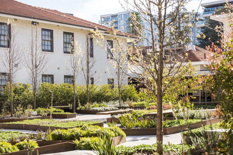 Peppers Gallery Hotel - New South Wales Tourism  1