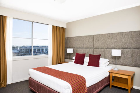 Mantra On Northbourne - New South Wales Tourism  12