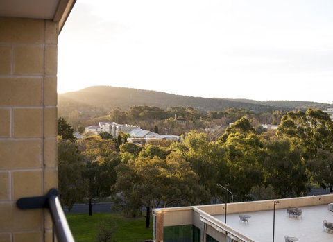 Mantra On Northbourne - New South Wales Tourism  11