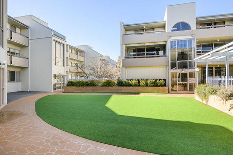 Accommodate Canberra - The Summit - New South Wales Tourism  4