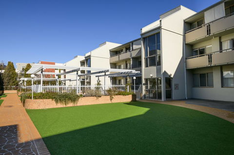 Accommodate Canberra - The Summit - New South Wales Tourism  3