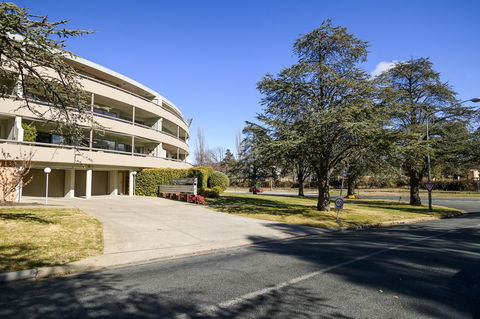 Accommodate Canberra - The Summit - New South Wales Tourism  1
