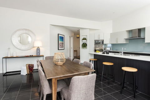 Mollymook Beachfront Penthouse 9 - New South Wales Tourism  5