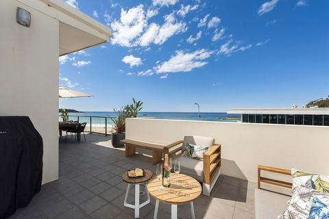 Mollymook Beachfront Penthouse 9 - New South Wales Tourism  9