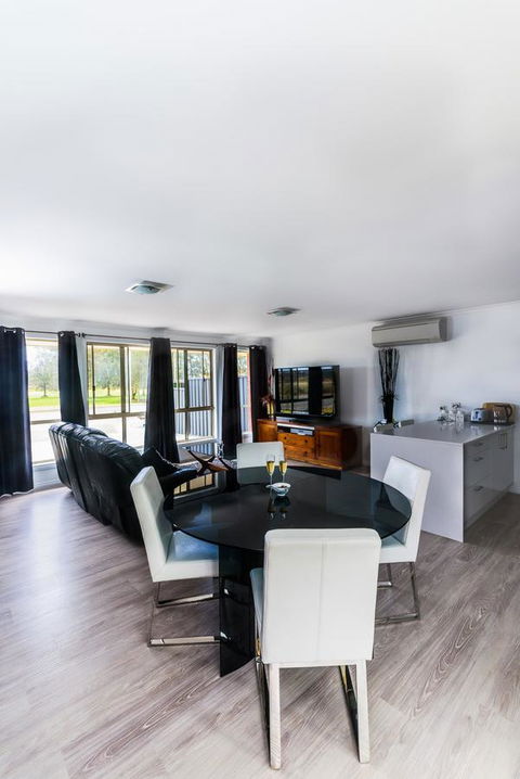 Lure Bed And Breakfast - New South Wales Tourism  1