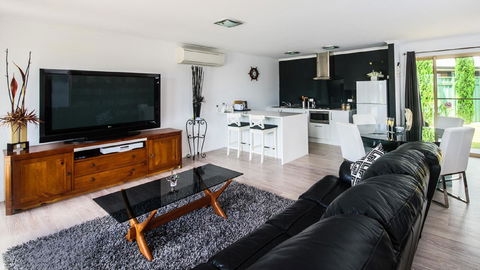 Lure Bed And Breakfast - New South Wales Tourism  0