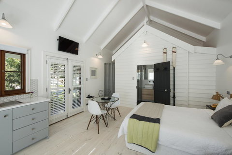 Beach Huts Middleton - New South Wales Tourism  18