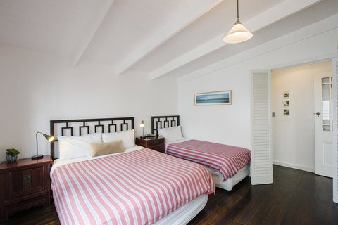 Beach Huts Middleton - New South Wales Tourism  4