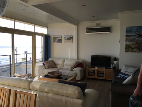 Crystal Blue Apartment - New South Wales Tourism  35