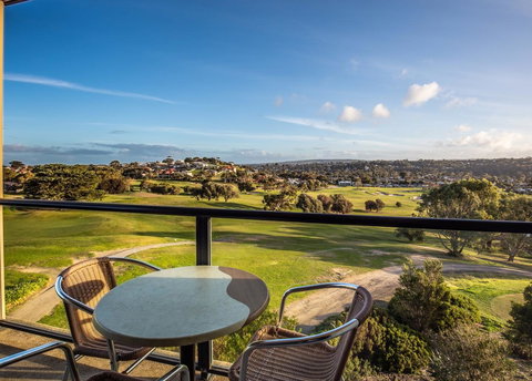 McCracken Country Club - New South Wales Tourism  14