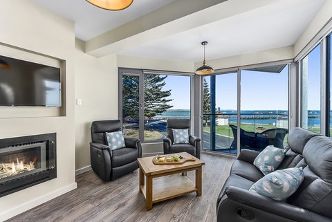 Bonnies Of Beachport - New South Wales Tourism  0