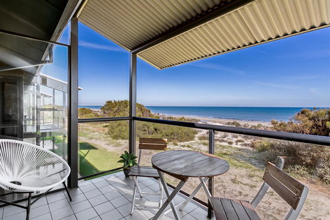 Blissful Beachfront Beachouse - New South Wales Tourism  4