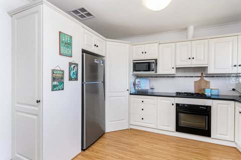 Blissful Beachfront Beachouse - New South Wales Tourism  9