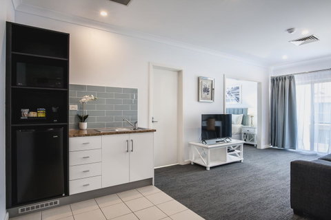 Marina Hotel - New South Wales Tourism  12