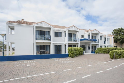 Marina Hotel - New South Wales Tourism  19