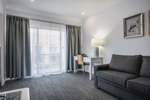 Marina Hotel - New South Wales Tourism  3