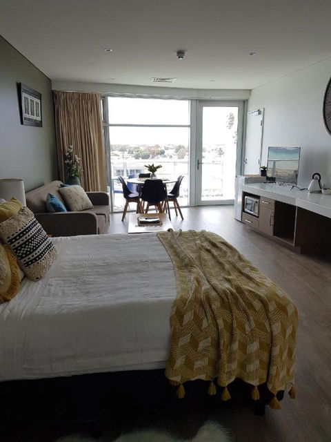 Ocean View Luxury Apartment & Suite - New South Wales Tourism  4