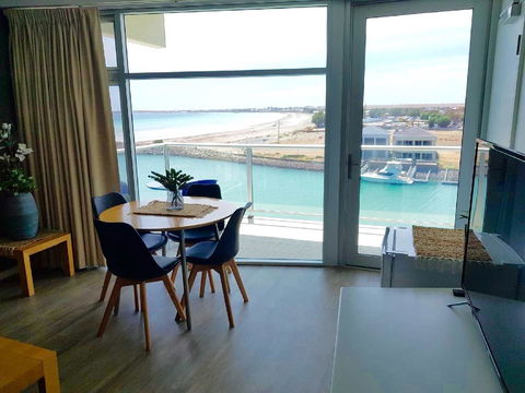 Ocean View Luxury Apartment & Suite - New South Wales Tourism  5