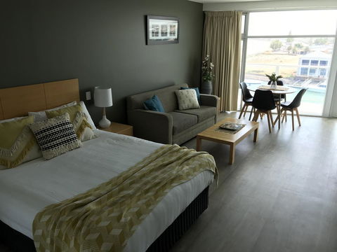 Ocean View Luxury Apartment & Suite - New South Wales Tourism  25