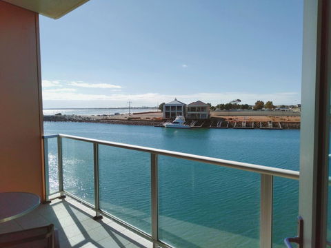 Wallaroo Marina Executive Apartments - New South Wales Tourism  0