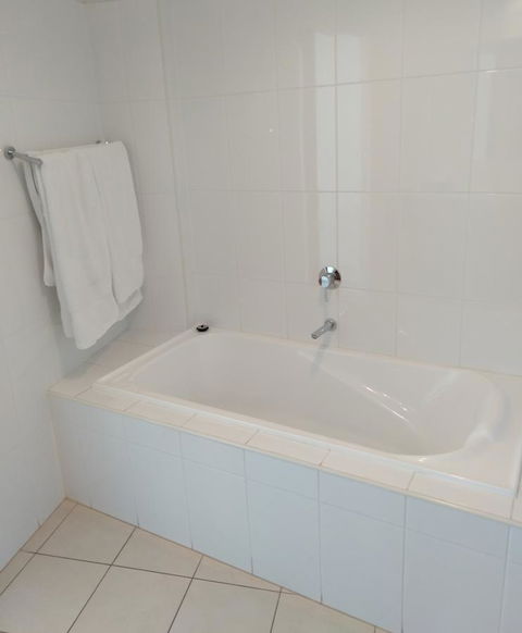 Wallaroo Marina Executive Apartments - New South Wales Tourism  10