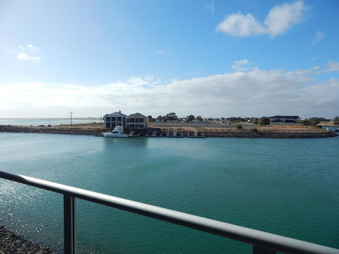 Wallaroo Marina Executive Apartments - New South Wales Tourism  18
