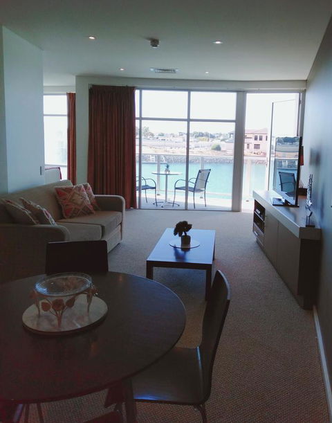 Wallaroo Marina Executive Apartments - New South Wales Tourism  5