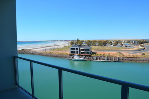 Wallaroo Marina Luxury Apartment - New South Wales Tourism  6