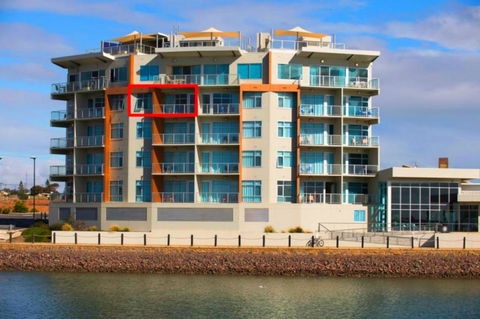Wallaroo Marina Luxury Apartment - New South Wales Tourism  0