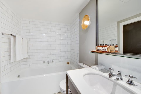 Mayfair Hotel - New South Wales Tourism  1