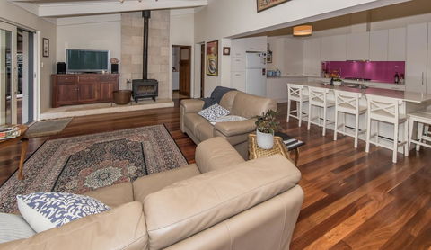 The Tudor House - New South Wales Tourism  5