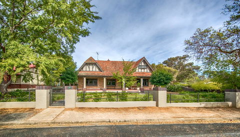 The Tudor House - New South Wales Tourism  21