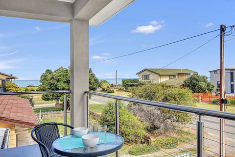 Eastern Breeze - New South Wales Tourism  22