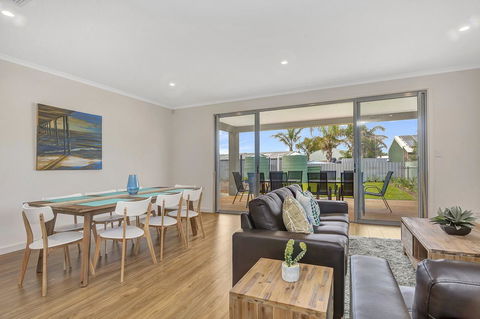 Eastern Breeze - New South Wales Tourism  15