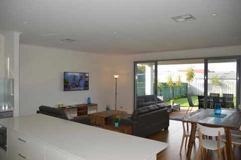Eastern Breeze - New South Wales Tourism  20