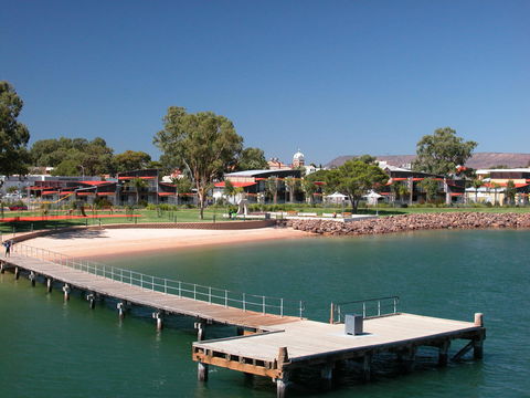 Majestic Oasis Apartments - New South Wales Tourism  3