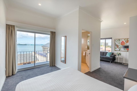 Bay 10 - Suites And Apartments - New South Wales Tourism  11