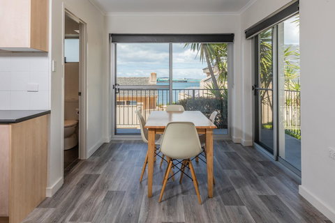 Bay 10 - Suites And Apartments - New South Wales Tourism  12