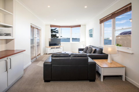 Bay 10 - Suites And Apartments - New South Wales Tourism  33
