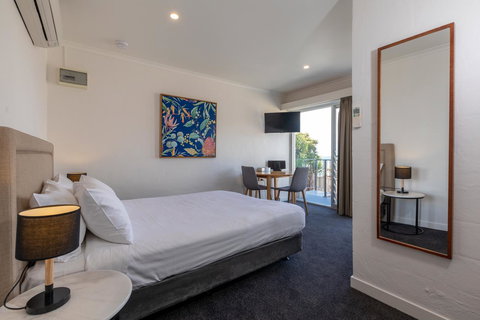 Bay 10 - Suites And Apartments - New South Wales Tourism  13