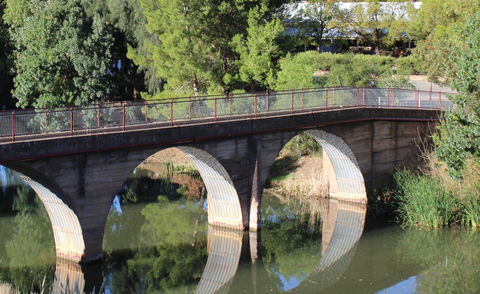 Hillside Cottage - New South Wales Tourism  13